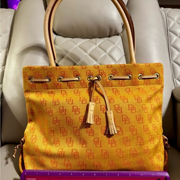 Dooney & Bourke Handbags - Fun summertime tote!